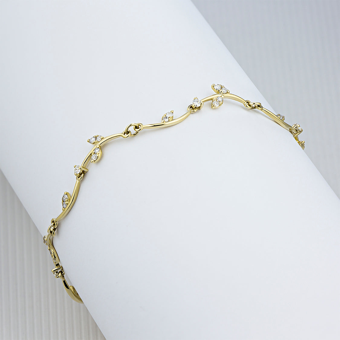 14K Yellow Gold Bracelet with Lab-Created Diamonds
